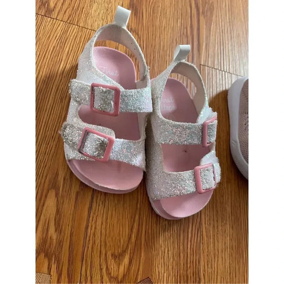 Babygirl shoe bundle Baby Uggs Size 2/3 Glitter sandals size 4 Cat & jack p - Picture 6 of 11
